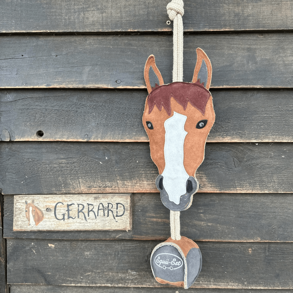horse toys
stable toys
horse toy with carrot holder
supporting British farming