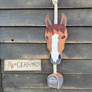 Gerrard horse stable toy enrichment toy for horses horse boredom toy stable enrichment toy equinox enrichment toy horse stable accessory durable horse toy for stable play horse playing with enrichment toy stable